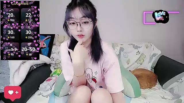 baby-yaya20 online show from October 31, 2025, 12:40 am