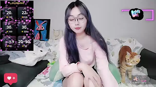 baby-yaya20 online show from October 29, 2025, 11:42 am