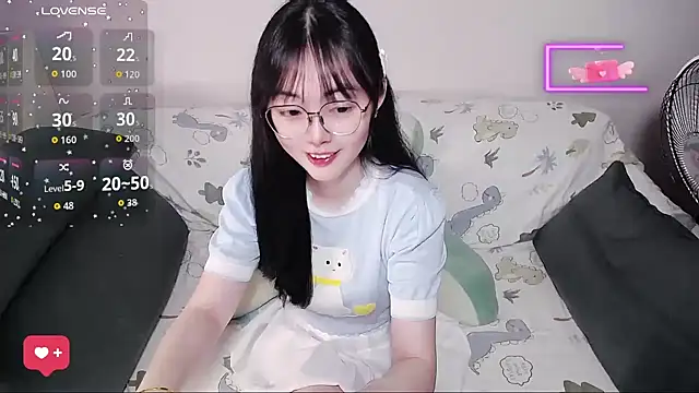 baby-yaya20 online show from May 6, 2026, 10:19 am