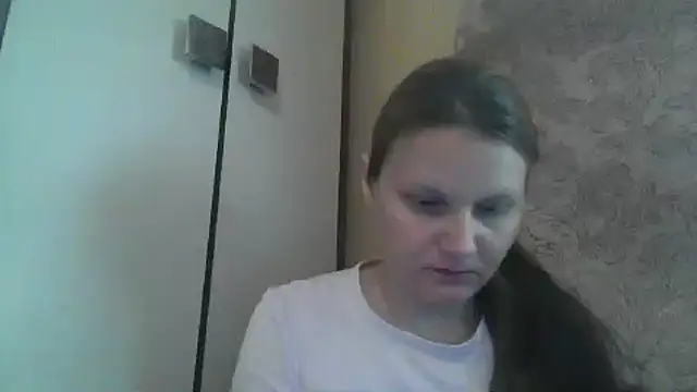 Snapshot of Elvanii chatting on May 21, 2026, 6:55 am Elvanii online show from May 21, 2026, 6:55 am