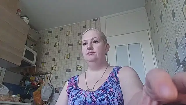 Feyrinn online show from June 19, 2026, 2:50 am