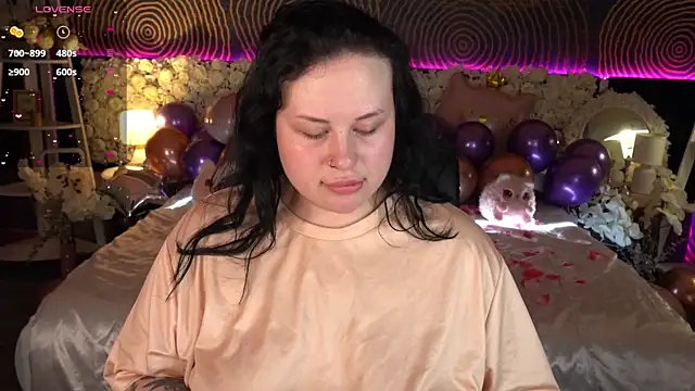 Snapshot of SerahMirabeli chatting on February 10, 2026, 7:57 pm SerahMirabeli online show from February 10, 2026, 7:57 pm