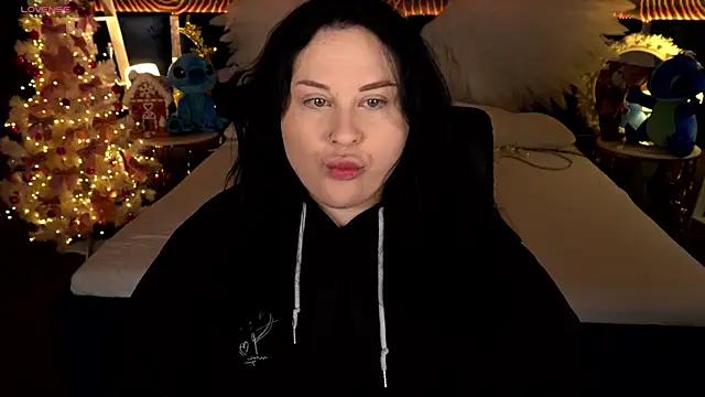 Snapshot of SerahMirabeli chatting on January 13, 2026, 8:13 pm SerahMirabeli online show from January 13, 2026, 8:13 pm