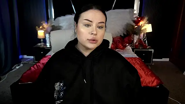 Snapshot of SerahMirabeli chatting on February 4, 2026, 8:15 pm SerahMirabeli online show from February 4, 2026, 8:15 pm