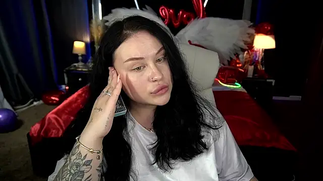 Snapshot of SerahMirabeli chatting on February 11, 2026, 8:20 pm SerahMirabeli online show from February 11, 2026, 8:20 pm