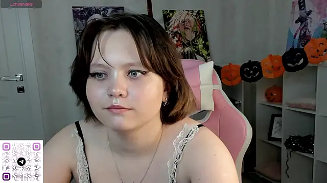 Mila  Cutee online show from October 29, 2025, 9:19 am