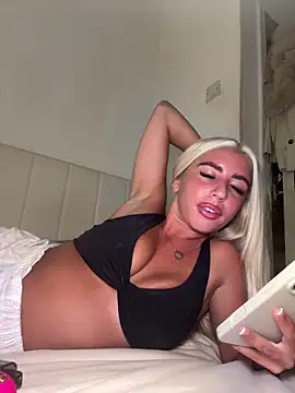 BlondeBetty online show from June 10, 2026, 9:38 pm