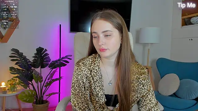 Snapshot of Sweet__Amily chatting on November 9, 2025, 8:40 am Sweet Amily online show from November 9, 2025, 8:40 am