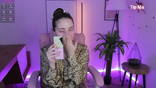 Snapshot of Sweet__Amily chatting on November 22, 2025, 7:29 am Sweet Amily online show from November 22, 2025, 7:29 am