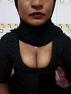 Itz Mayra  online show from November 25, 2025, 8:47 am