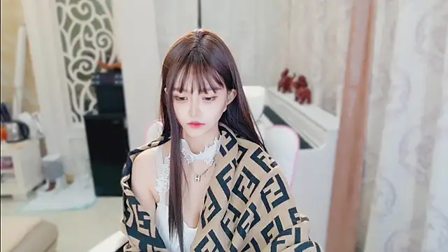 Snapshot of Aurora-77 chatting on October 24, 2025, 3:00 pm Aurora-77 online show from October 24, 2025, 3:00 pm