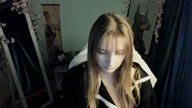 Snapshot of NeyliDream chatting on January 16, 2026, 1:04 pm NeyliDream online show from January 16, 2026, 1:04 pm