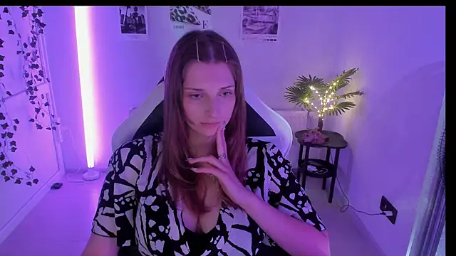 NeyliDream online show from July 13, 2026, 12:37 pm