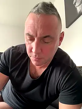 Snapshot of Marronglace1 chatting on December 16, 2025, 2:43 pm Marronglace1 online show from December 16, 2025, 2:43 pm