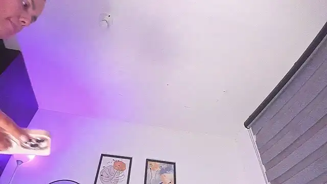 Snapshot of AvaFerrera chatting on March 28, 2026, 8:37 am AvaFerrera online show from March 28, 2026, 8:37 am