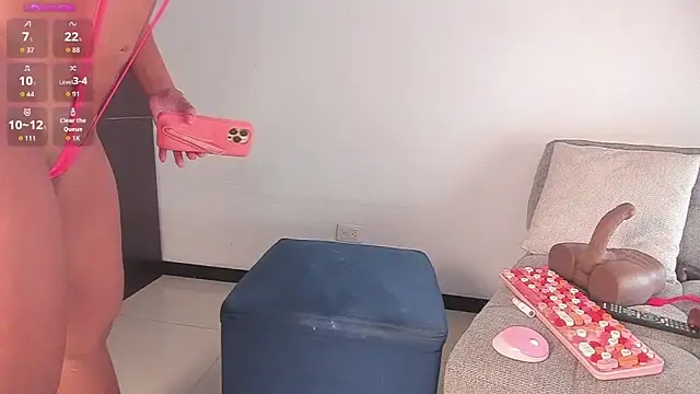 Snapshot of AvaFerrera chatting on February 9, 2026, 9:02 pm AvaFerrera online show from February 9, 2026, 9:02 pm