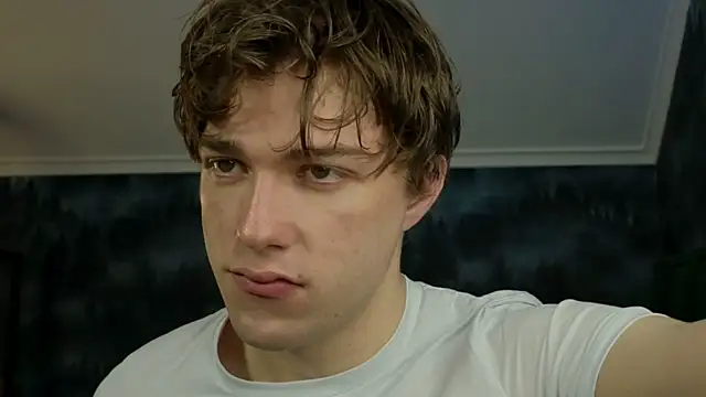 Snapshot of MarkShot_ chatting on November 25, 2025, 4:18 pm MarkShot online show from November 25, 2025, 4:18 pm