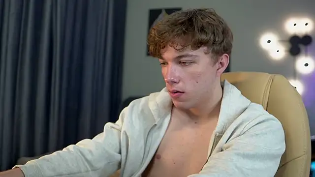 Snapshot of MarkShot_ chatting on September 21, 2025, 2:44 pm MarkShot online show from September 21, 2025, 2:44 pm