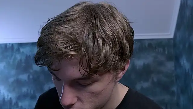 Snapshot of MarkShot_ chatting on November 9, 2025, 4:44 pm MarkShot online show from November 9, 2025, 4:44 pm