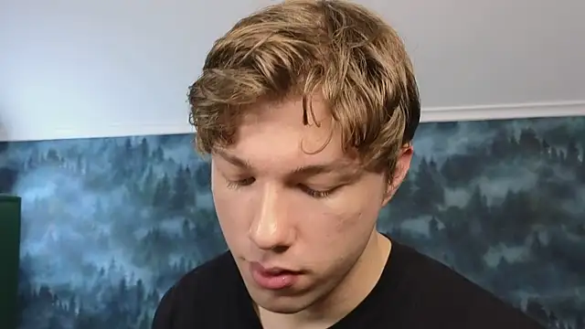 Snapshot of MarkShot_ chatting on November 11, 2025, 8:36 pm MarkShot online show from November 11, 2025, 8:36 pm