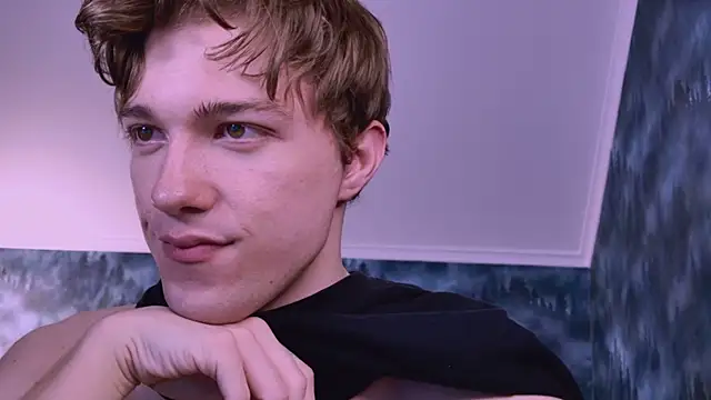 Snapshot of MarkShot_ chatting on November 6, 2025, 5:17 pm MarkShot online show from November 6, 2025, 5:17 pm