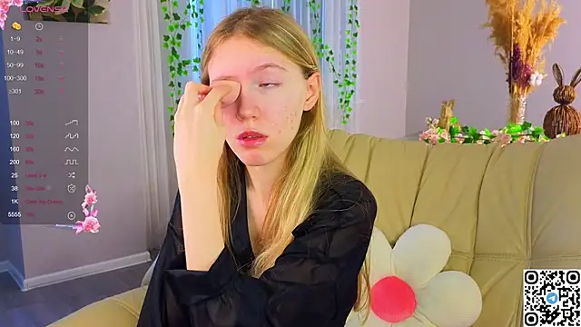 Snapshot of Succubelle chatting on December 2, 2025, 6:15 am Succubelle online show from December 2, 2025, 6:15 am