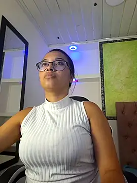 susan mooree online show from September 28, 2025, 6:37 pm