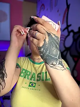 Snapshot of Megaan__More chatting on December 4, 2025, 2:21 am Megaan More online show from December 4, 2025, 2:21 am