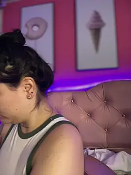 Snapshot of Megaan__More chatting on November 16, 2025, 2:16 am Megaan More online show from November 16, 2025, 2:16 am