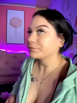 Snapshot of Megaan__More chatting on November 30, 2025, 1:39 am Megaan More online show from November 30, 2025, 1:39 am