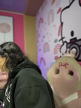 Snapshot of Megaan__More chatting on November 12, 2025, 1:43 am Megaan More online show from November 12, 2025, 1:43 am