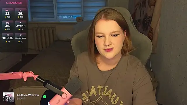 Snapshot of OliviaBlade chatting on October 8, 2025, 1:12 pm OliviaBlade online show from October 8, 2025, 1:12 pm