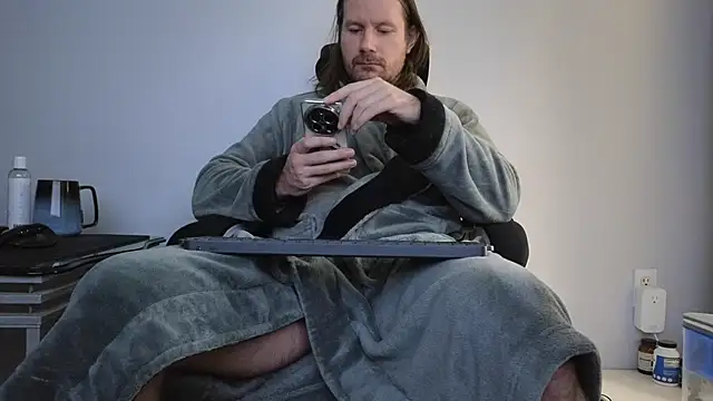 Snapshot of AlbinoAdonis chatting on October 3, 2025, 5:58 pm AlbinoAdonis online show from October 3, 2025, 5:58 pm