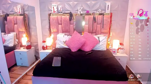 Charlotte Landry   online show from November 14, 2025, 3:59 pm