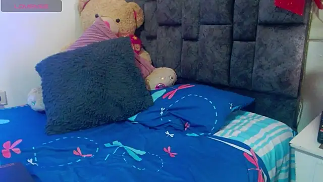 Snapshot of Charlotte_Landry__ chatting on December 17, 2025, 7:08 pm Charlotte Landry online show from December 17, 2025, 7:08 pm