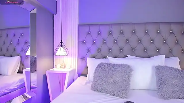 LunaBloomn online show from January 9, 2026, 5:09 pm