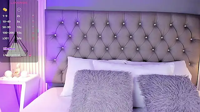 LunaBloomn online show from March 12, 2026, 5:06 pm