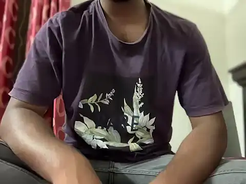 Snapshot of bossyjuicy chatting on November 9, 2025, 7:18 pm bossyjuicy online show from November 9, 2025, 7:18 pm