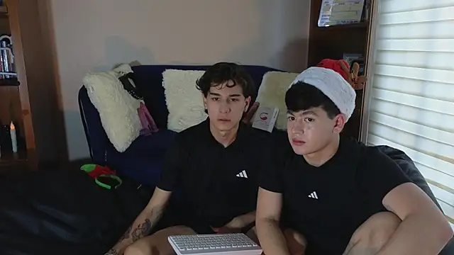 Snapshot of tightncuteass chatting on December 15, 2025, 9:42 pm tightncuteass online show from December 15, 2025, 9:42 pm