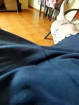 Snapshot of RoddieX chatting on October 1, 2025, 6:01 pm RoddieX online show from October 1, 2025, 6:01 pm