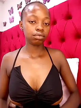 Snapshot of BlackberriesXxx chatting on February 20, 2026, 12:18 pm BlackberriesXxx online show from February 20, 2026, 12:18 pm