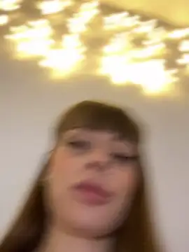 BabyBee  online show from December 1, 2025, 10:32 pm