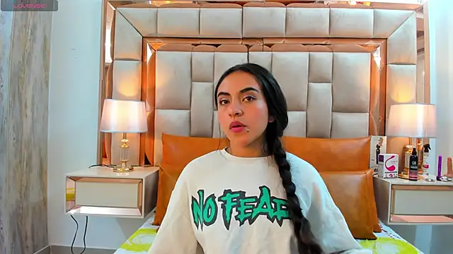 Leslie Bussh  online show from November 9, 2025, 11:03 am