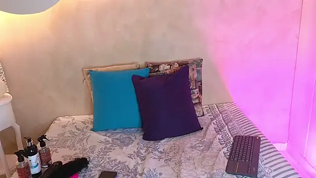 Kloee 12 online show from June 6, 2026, 1:49 pm