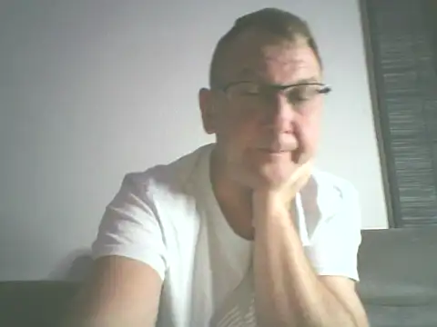 Snapshot of niezlomny75 chatting on September 24, 2025, 10:59 pm niezlomny75 online show from September 24, 2025, 10:59 pm