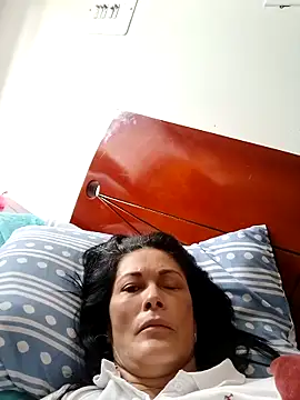 Snapshot of ZARAY_1118 chatting on December 5, 2025, 5:22 pm ZARAY 1118 online show from December 5, 2025, 5:22 pm