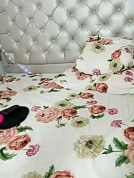 Snapshot of ZARAY_1118 chatting on November 21, 2025, 7:13 pm ZARAY 1118 online show from November 21, 2025, 7:13 pm