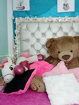 Snapshot of ZARAY_1118 chatting on October 13, 2025, 8:10 pm ZARAY 1118 online show from October 13, 2025, 8:10 pm