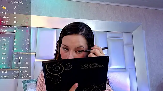 Snapshot of Lunabellee_ chatting on February 16, 2026, 8:07 pm Lunabellee online show from February 16, 2026, 8:07 pm