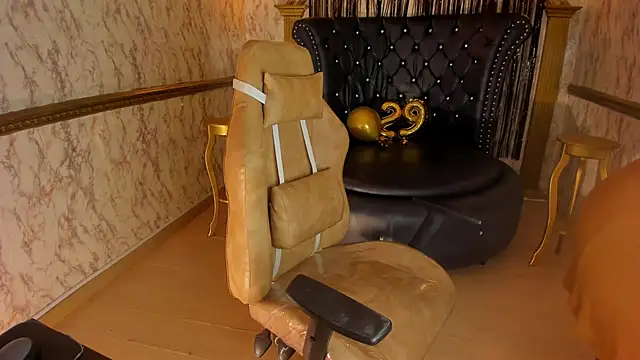 Helenstanford online show from November 12, 2025, 7:51 pm